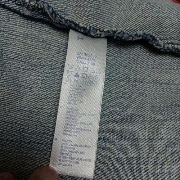 Forever21 premium denim Spike shoulder back distressed Jean jacket size Small - Picture 9 of 10